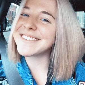 Meet your Posher, Chloe